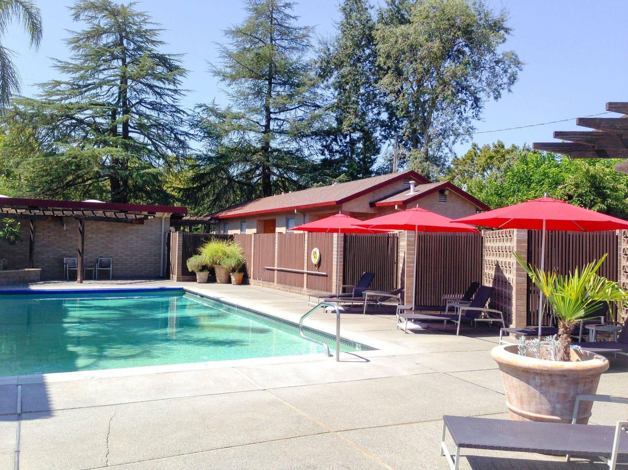 Dr Wilkinsons Backyard Resort And Mineral Springs A Member Of Design Hotels Calistoga Extérieur photo