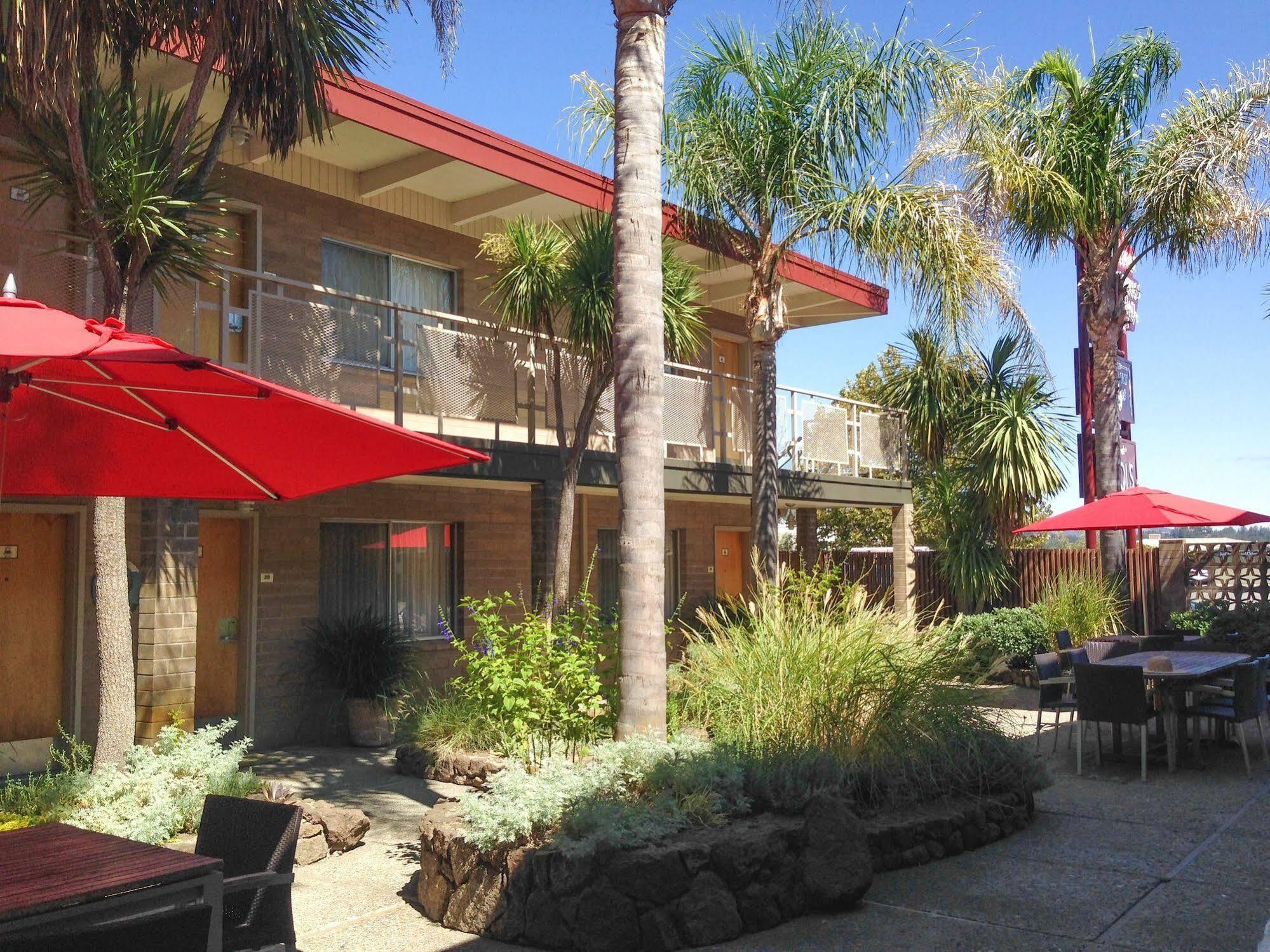 Dr Wilkinsons Backyard Resort And Mineral Springs A Member Of Design Hotels Calistoga Extérieur photo